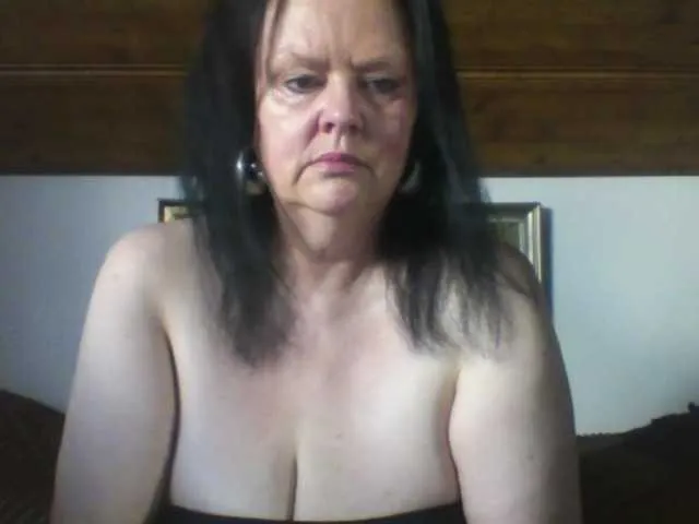 TiffanyAmore – webcam model profile photo