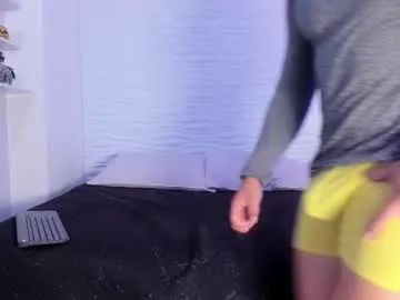 Libely – webcam model profile photo Image 10