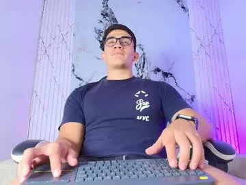 Libely – webcam model profile photo Image 11