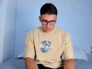 Libely – webcam model profile photo Image 2