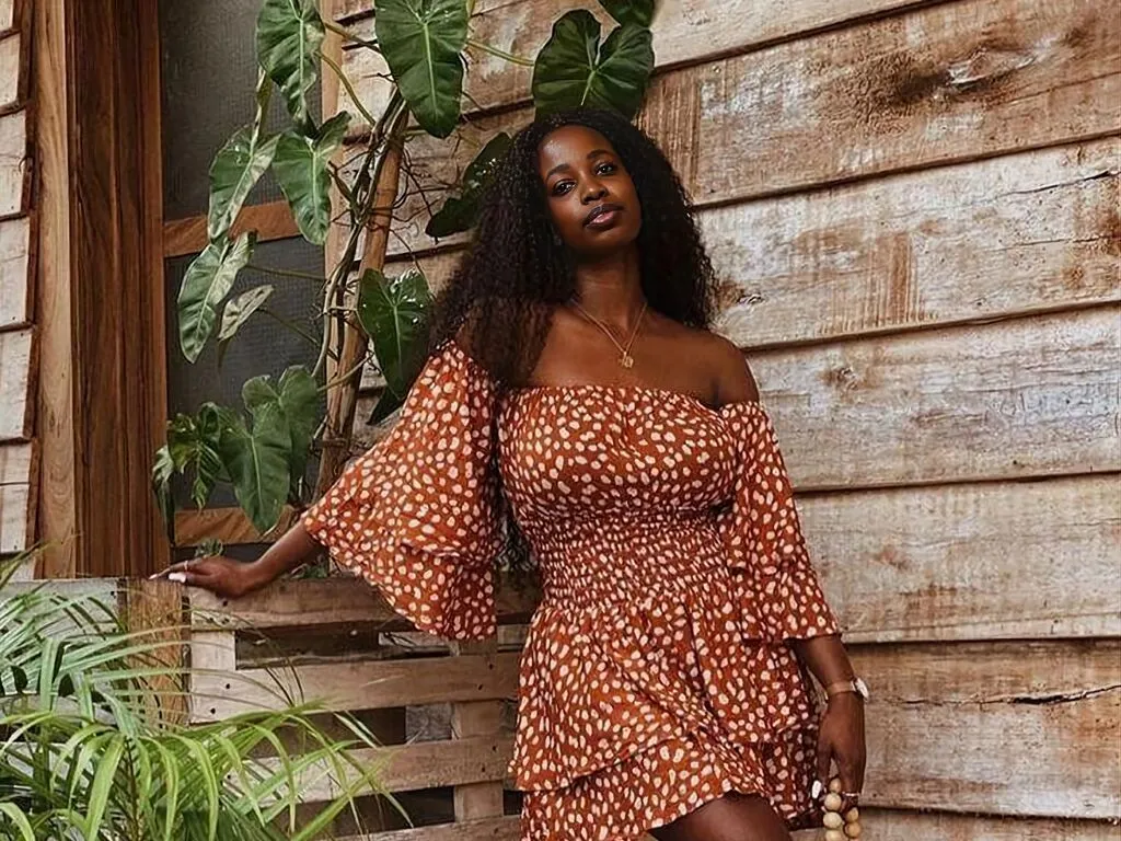 LuluWilde – webcam model profile photo